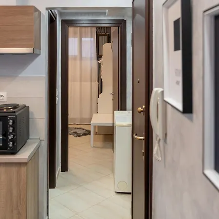 Crystal With Free Private Parking Of Stayinthess *