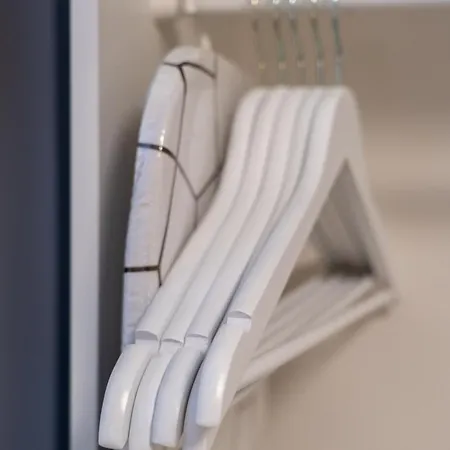 Crystal With Free Private Parking Of Stayinthess شقة