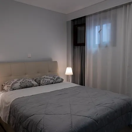 Crystal With Free Private Parking Of Stayinthess