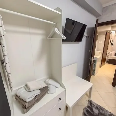 Crystal With Free Private Parking Of Stayinthess テッサロニキ