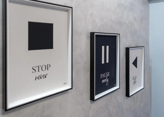 Crystal With Free Private Parking Of Stayinthess アパート