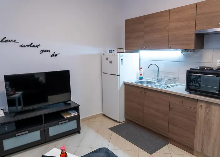 Crystal With Free Private Parking Of Stayinthess *