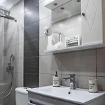 Crystal With Free Private Parking Of Stayinthess