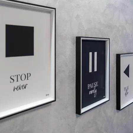 Crystal With Free Private Parking Apartment