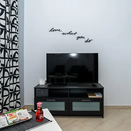 Crystal With Free Private Parking Thessaloniki