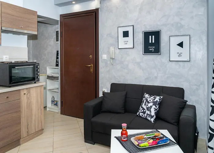 Crystal With Free Private Parking Of Stayinthess Apartment