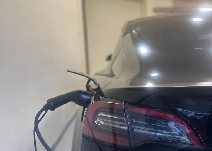 Crystal With Free Private Parking Of Stayinthess Lejlighed