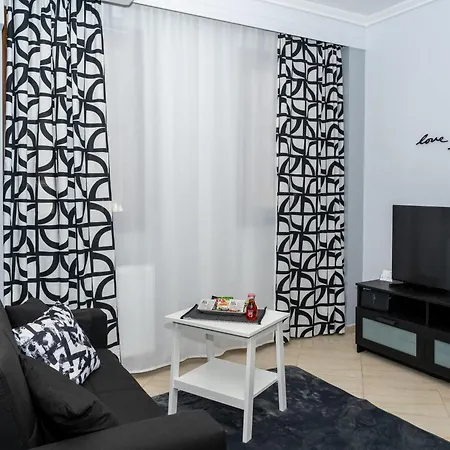 Crystal With Free Private Parking Of Stayinthess דירה