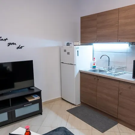 Crystal With Free Private Parking Of Stayinthess *